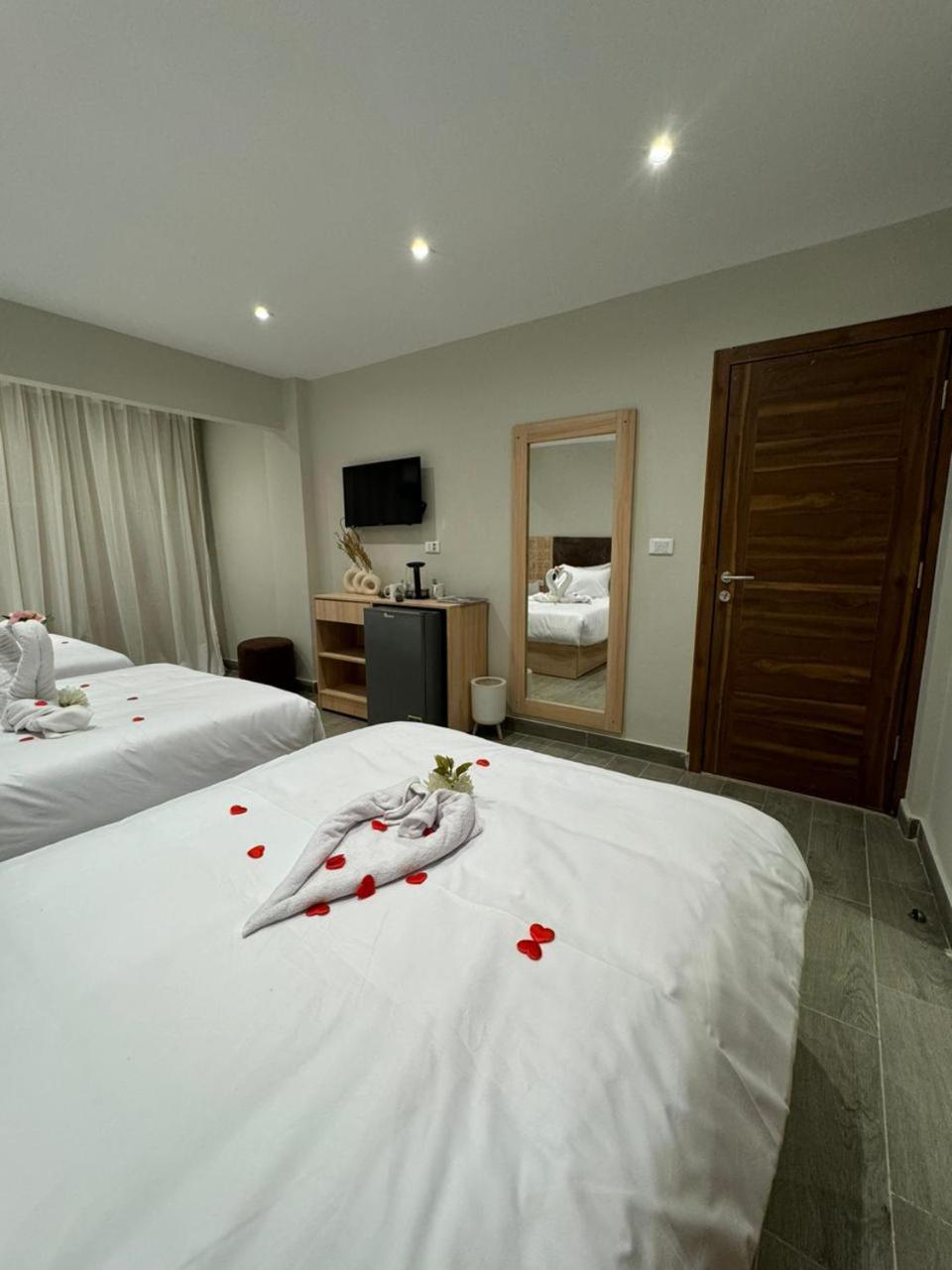 Khufu Pyramids Inn Nazlet el-Sisi Экстерьер фото